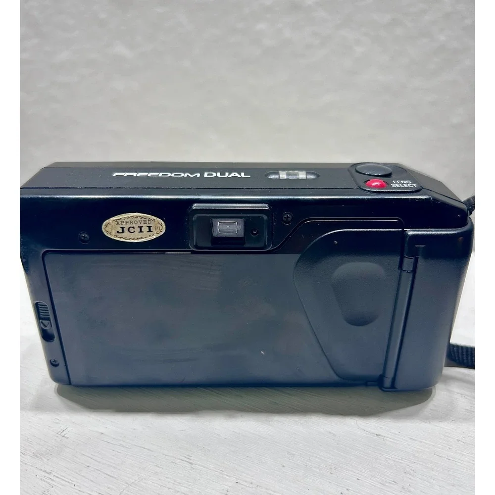 Minolta Freedom Dual 35mm Film Camera AF Point and Shoot Black Vintage